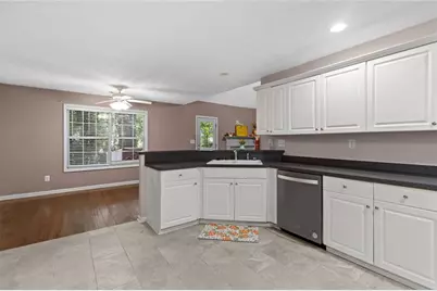 2584 Rockwood Way SW, Stone Mountain, GA 30087 - Photo 12
