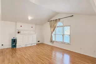 441 Hunters Cove Ct, Lawrenceville, GA 30044 - Photo 4