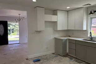 1658 M L King Jr Dr SW, Atlanta, GA 30314 - Photo 6