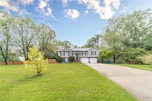 27 Creek View Dr, Hoschton, GA 30548 - Photo 2
