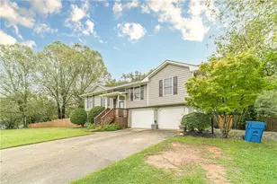 27 Creek View Dr, Hoschton, GA 30548 - Photo 4