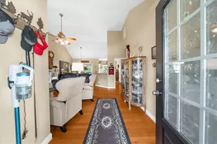 221 Timber Ridge Dr, Clarkesville, GA 30523 - Photo 4