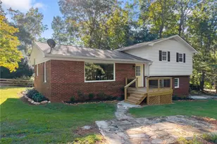 388 Sanders St, Clarkesville, GA 30523 - Photo 6