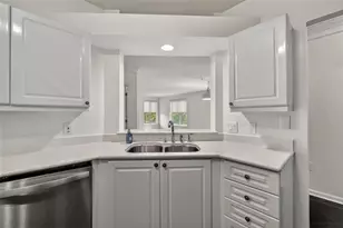 3334 Peachtree Rd NE, Atlanta, GA 30326 - Photo 16