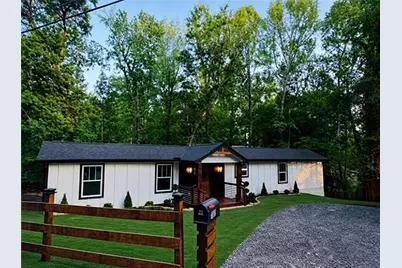 2363 Hi Roc Circle NE, Conyers, GA 30012 - Photo 2