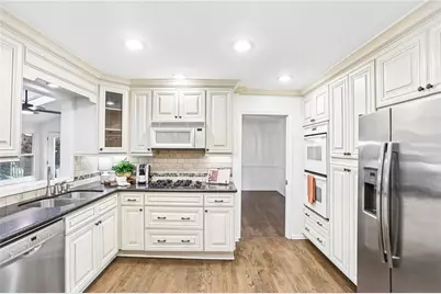 495 Wyncourtney Drive, Sandy Springs, GA 30328 - Photo 24