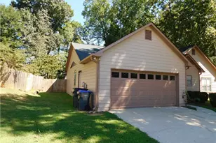 652 Ravinia Way, Lawrenceville, GA 30044 - Photo 2