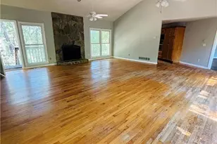 4715 Barnes Ct, Loganville, GA 30052 - Photo 4