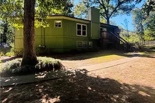 4715 Barnes Ct, Loganville, GA 30052 - Photo 2