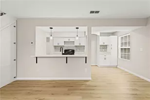 1321 Surrey Ln SW, Marietta, GA 30008 - Photo 10