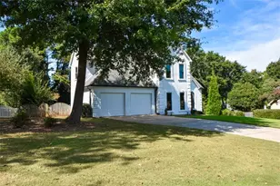 10590 Stonepoint Pl, Johns Creek, GA 30097 - Photo 14