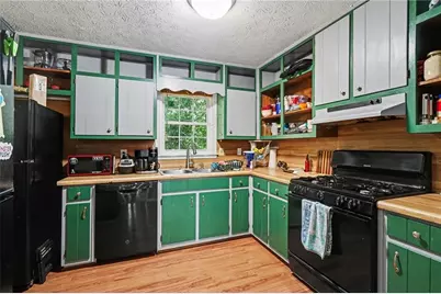 3574 Broxton Lane, Snellville, GA 30039 - Photo 10