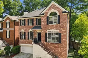 1121 Ashton Bluff Dr NE, Atlanta, GA 30319 - Photo 2