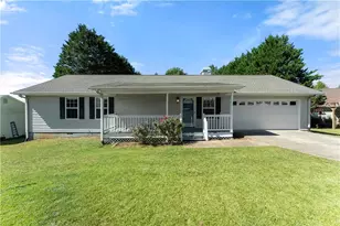 313 Hawthorne Dr, Cleveland, GA 30528 - Photo 1