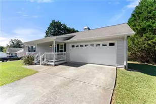 313 Hawthorne Dr, Cleveland, GA 30528 - Photo 30