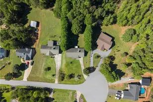 313 Hawthorne Dr, Cleveland, GA 30528 - Photo 40