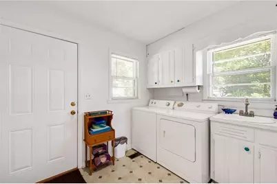 6381 Lakeview Drive, Buford, GA 30518 - Photo 6