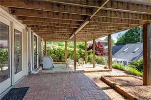 6381 Lakeview Dr, Buford, GA 30518 - Photo 26