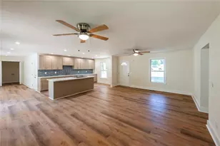 30 Wood Valley Cir, Carrollton, GA 30117 - Photo 2