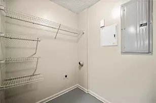 9202 Fairington Ridge Cir, Lithonia, GA 30038 - Photo 10