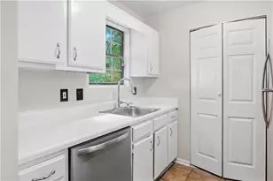 6977 Flagstone Dr, Austell, GA 30168 - Photo 10