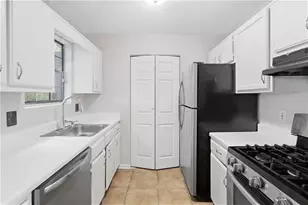 6977 Flagstone Dr, Austell, GA 30168 - Photo 2