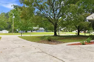 3346 San Antonio Dr, Snellville, GA 30039 - Photo 4