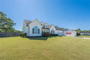 3021 Black Fox Dr, Loganville, GA 30052 - Photo 8