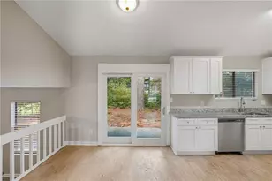 5130 S Woodbridge Trail, Stone Mountain, GA 30088 - Photo 6
