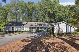 2862 Dunnington Cir, Atlanta, GA 30341 - Photo 2