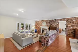 2862 Dunnington Cir, Atlanta, GA 30341 - Photo 10
