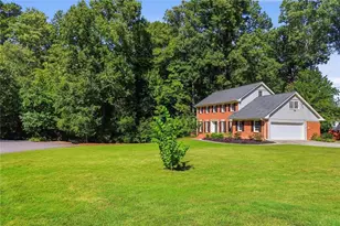 1834 Village Mill Rd, Dunwoody, GA 30338 - Photo 2