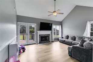 4905 Martin Farms Rd, Powder Springs, GA 30127 - Photo 4