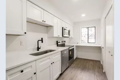 203 Tiburon Drive, Lithonia, GA 30038 - Photo 10