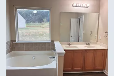 126 Hampton Drive, Jefferson, GA 30549 - Photo 12