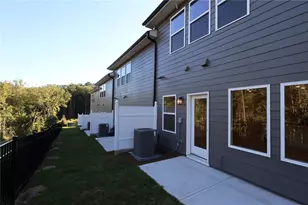 430 Laurelwood Ln, Canton, GA 30114 - Photo 2