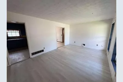 801 S Carter Drive S, Jonesboro, GA 30236 - Photo 6