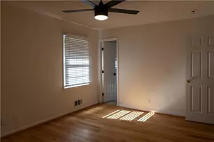 567 Woodland Ln, Lawrenceville, GA 30043 - Photo 12