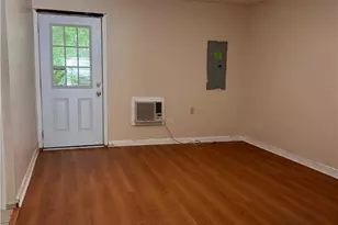 74 Davis Mill Ct, Lawrenceville, GA 30044 - Photo 2