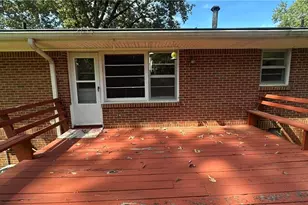 5574 Laurel Ln NW, Lilburn, GA 30047 - Photo 10