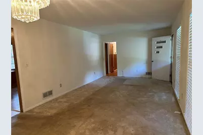 5574 Laurel Lane NW, Lilburn, GA 30047 - Photo 18