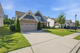 147 Michigan Cir, Hoschton, GA 30548 - Photo 2