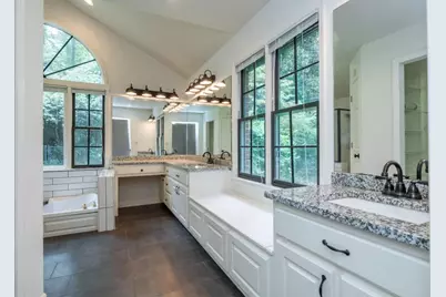 2320 Lavista Road NE, Atlanta, GA 30329 - Photo 18