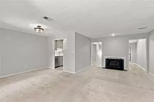 8740 Roswell Rd, Sandy Springs, GA 30350 - Photo 4