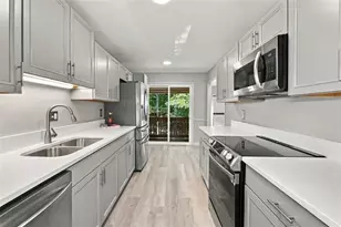 8740 Roswell Rd, Sandy Springs, GA 30350 - Photo 10