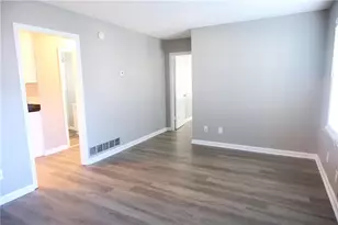 263 New St, Buford, GA 30518 - Photo 4