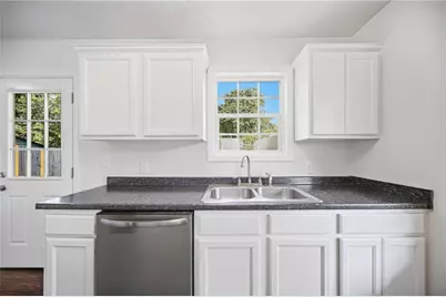 330 Dreamland Court, Winder, GA 30680 - Photo 6