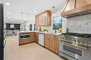 1498 Meadowcreek Ct, Dunwoody, GA 30338 - Photo 4