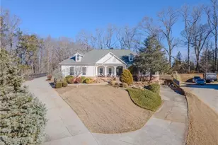 410 Caldwell Ln, Hoschton, GA 30548 - Photo 8