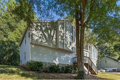 587 Farmbrook Trail NE, Kennesaw, GA 30144 - Photo 2